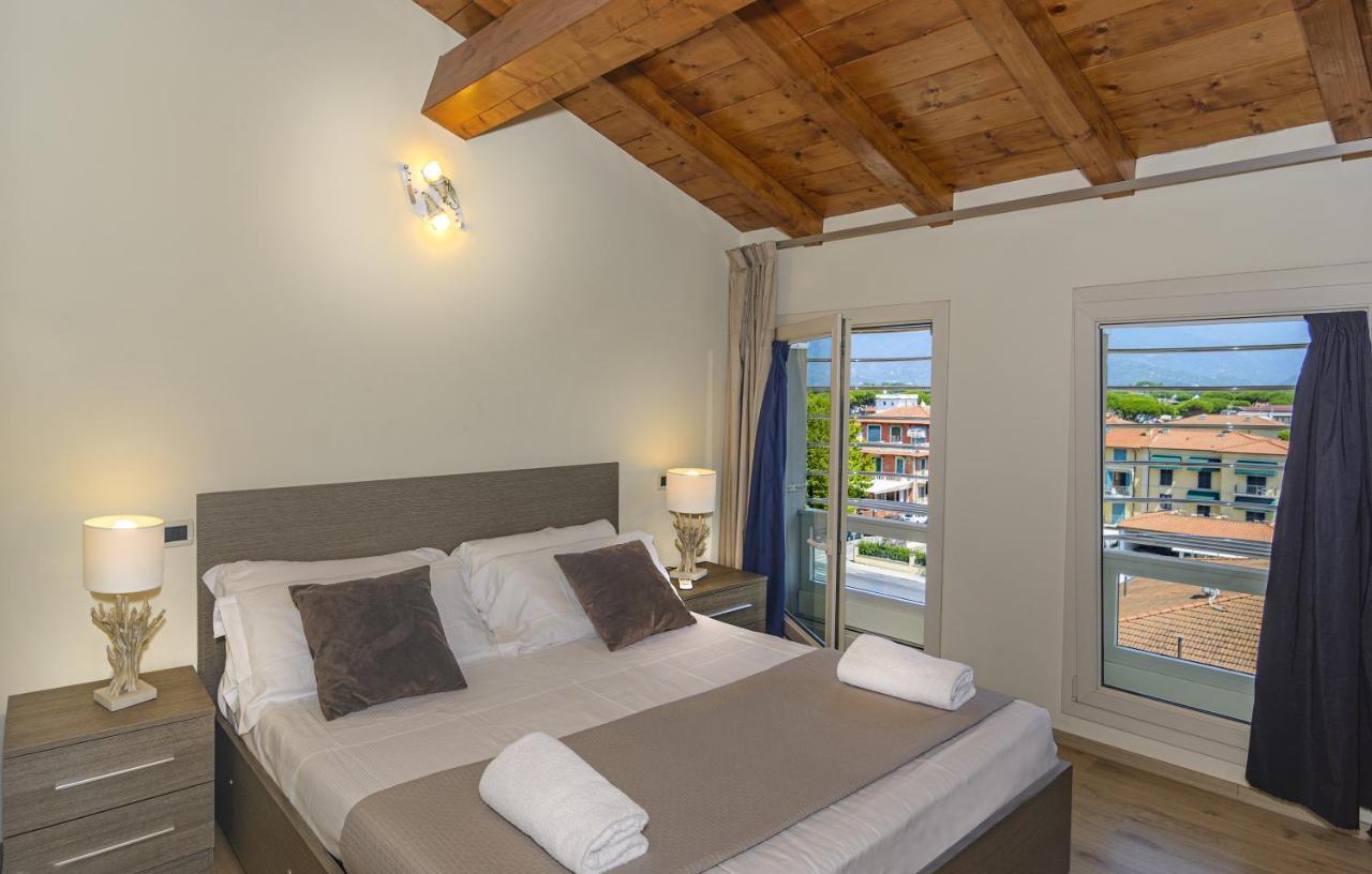 Attico Panoramico Fronte Mare Villa Camaiore Bagian luar foto